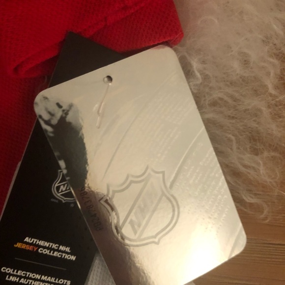 SOLD!Auth. Mens Adidas Detroit Red Wings jers SZ S - Picture 13 of 13